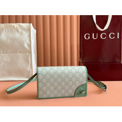 Emblem wallet with Leather strap geen